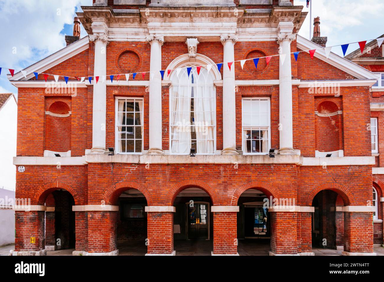 Le Council House est un bâtiment municipal situé sur North Street. C'est un bâtiment classé Grade II. Chichester, West Sussex, South East, Angleterre, United King Banque D'Images