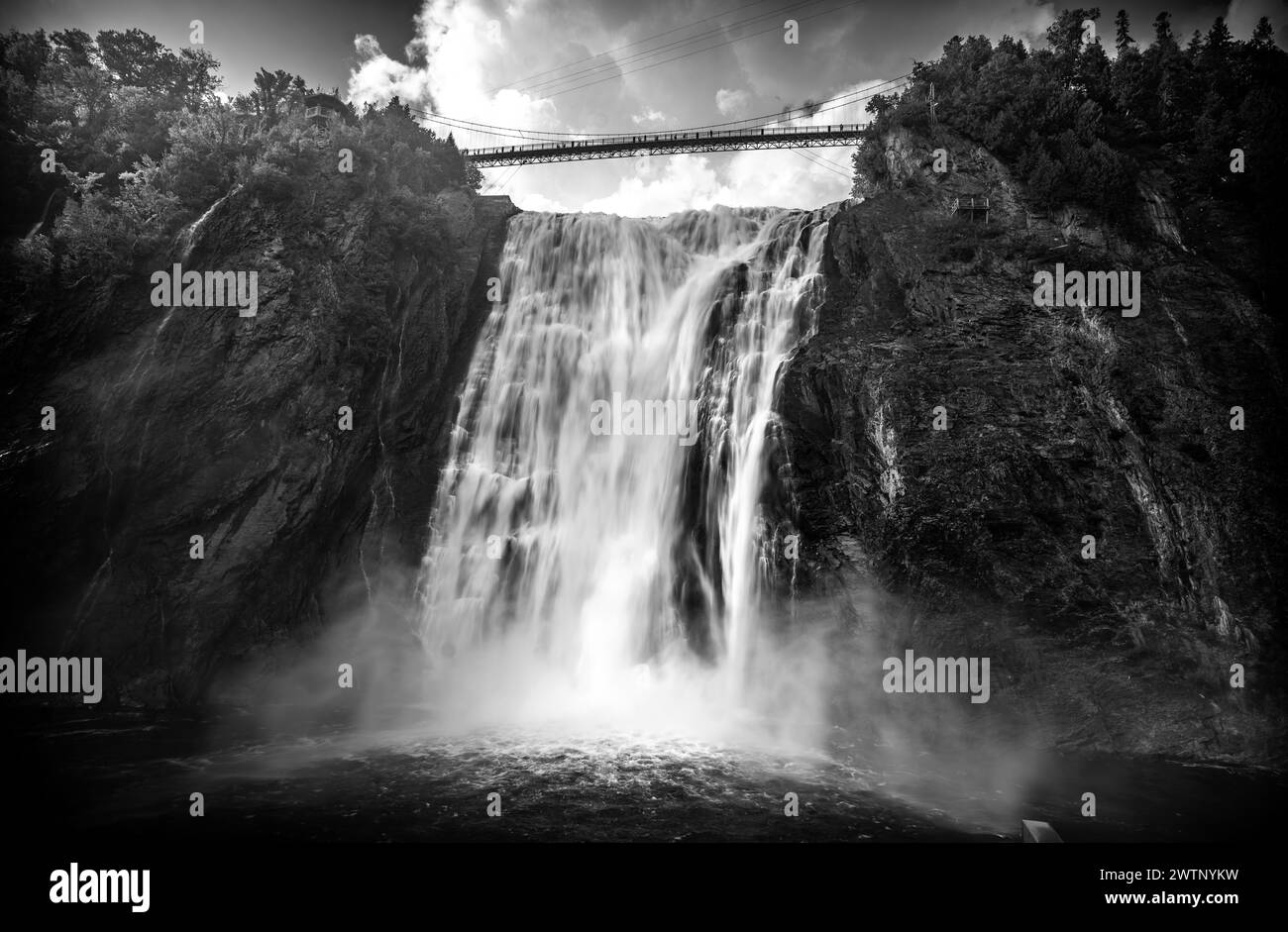 Noir et blanc paysage dramatique de Montmorency tombe un jour ensoleillé Banque D'Images