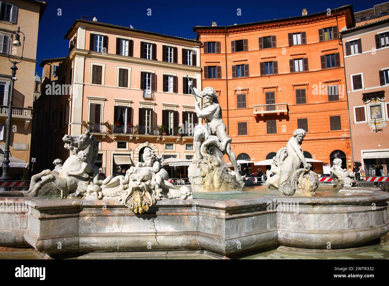 La fontaine de Neptune à la lumière du jour sur la place de la ville Piazza Navona Banque D'Images