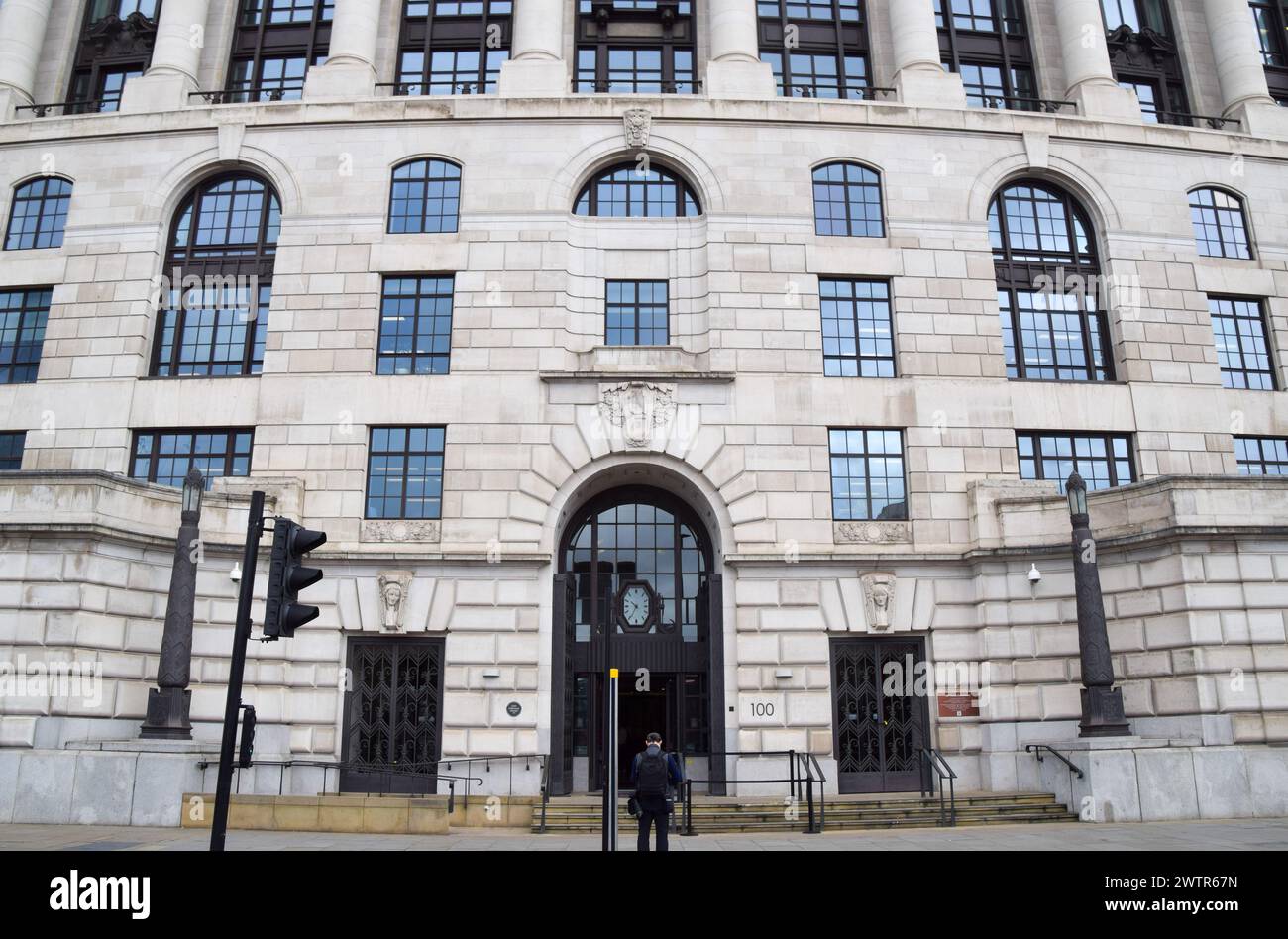 Londres, Angleterre, Royaume-Uni. 19 mars 2024. Vue extérieure du siège social d'Unilever à Londres alors que la société annonce qu'elle va se séparer de son activité de crème glacée et supprimer 7500 emplois. (Crédit image : © Vuk Valcic/ZUMA Press Wire) USAGE ÉDITORIAL SEULEMENT! Non destiné à UN USAGE commercial ! Banque D'Images