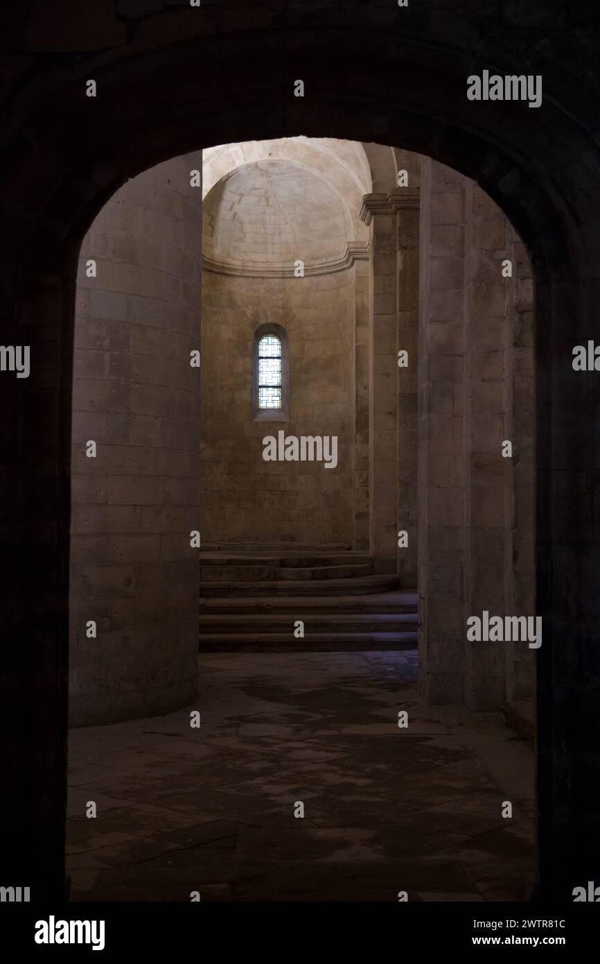 L'église médiévale Saint Honoratus aux Alyscamps, Arles , France Banque D'Images