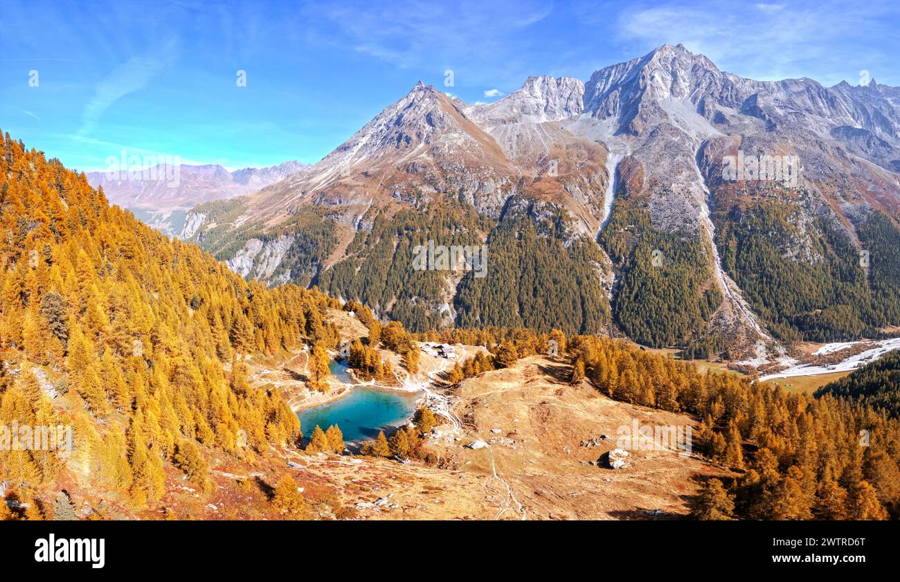 Lac Bleu à Arolla, Suisse au fond du Val d'Hérens. Banque D'Images