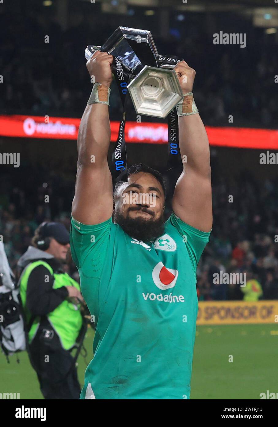 Photo du dossier datée du 16-03-2024 du Bundee Aki irlandais. L'attaquant anglais Ben Earl, le centre irlandais Bundee Aki, l'aile écossaise Duhan van der Merwe et le centre italien Tommaso Menoncello sont en lice pour être nommé joueur des six Nations de l'année. Date d'émission : mardi 19 mars 2024. Banque D'Images