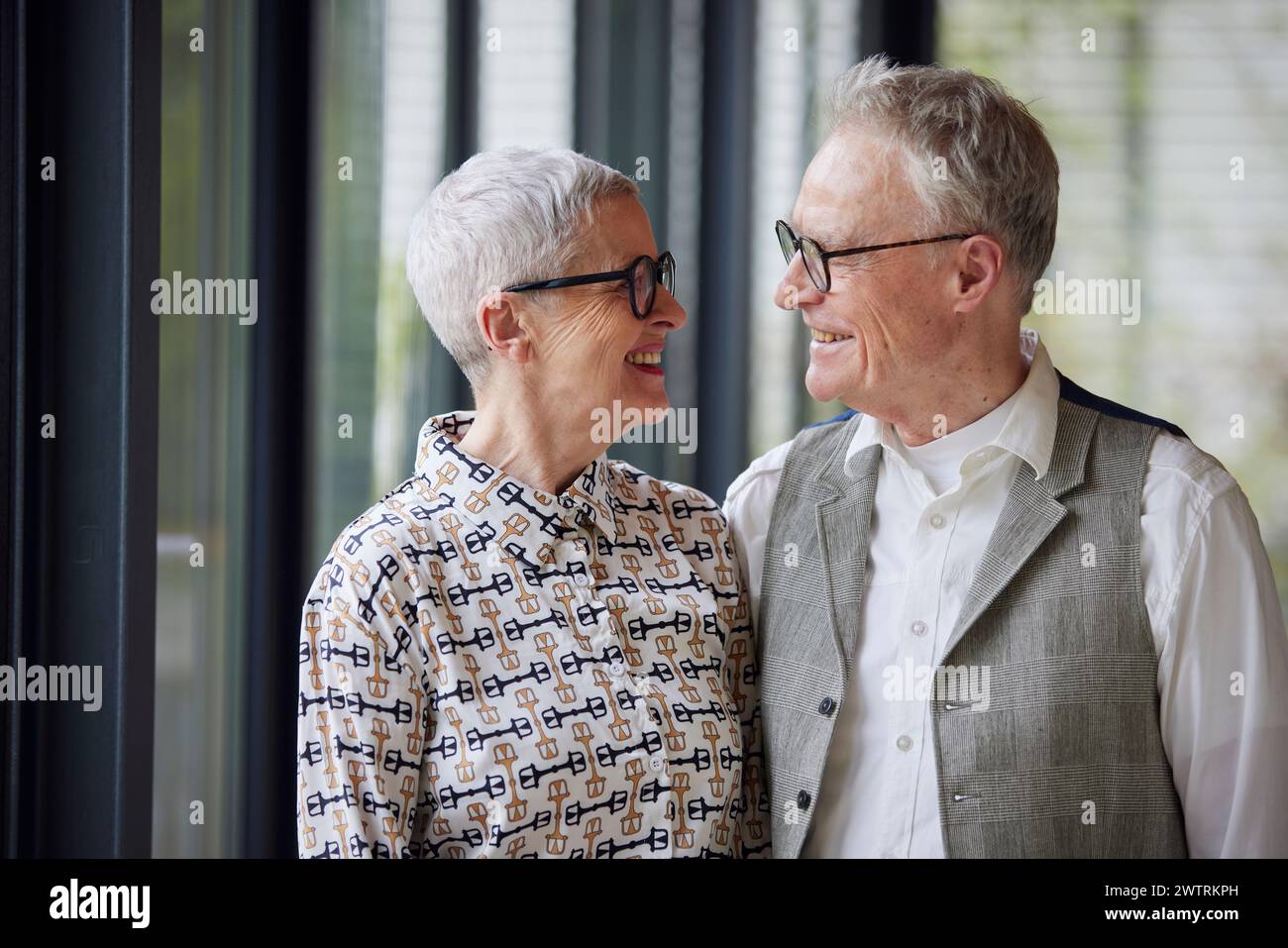 Happy senior couple at home Banque D'Images