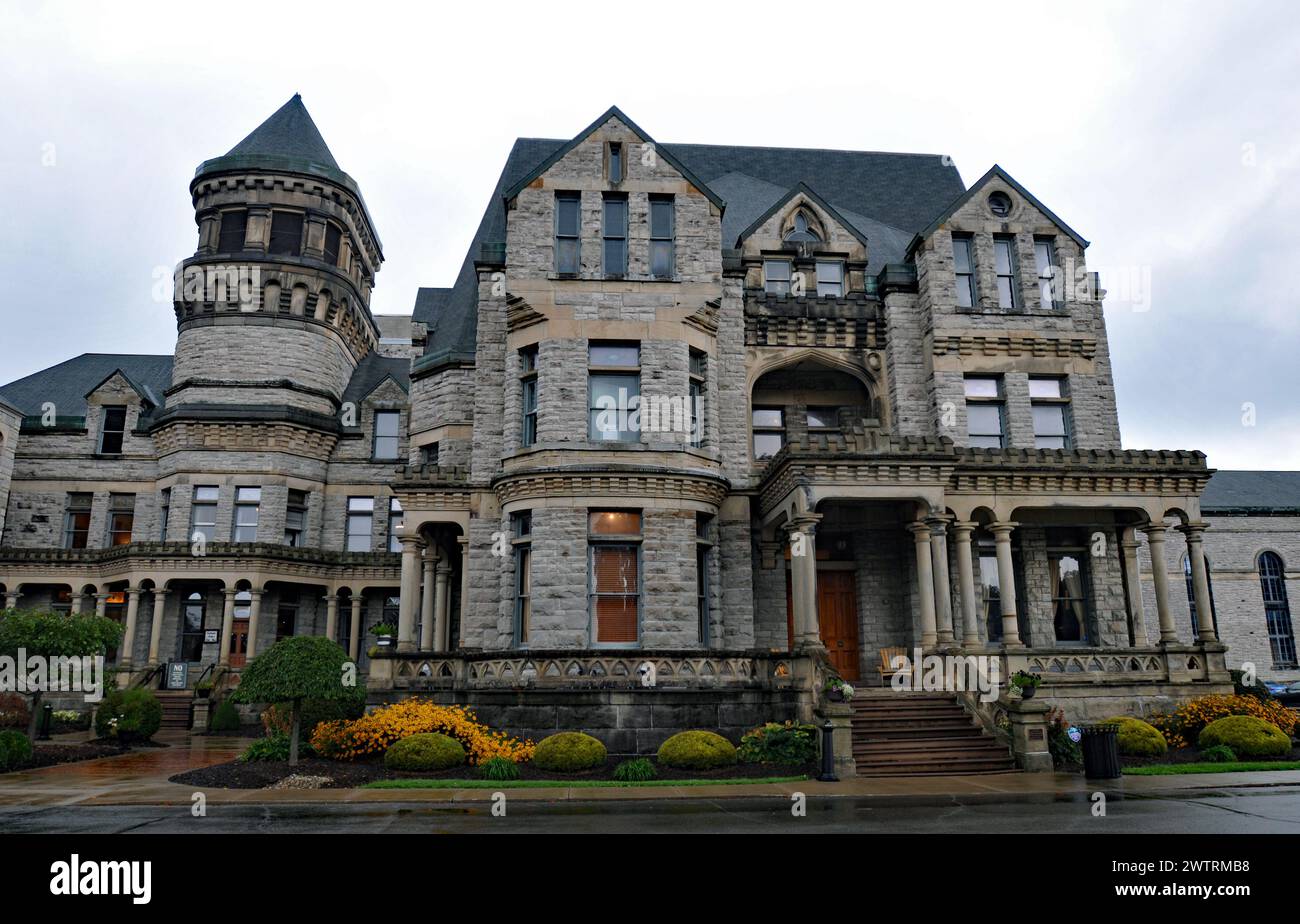 Bâtiment administratif et quartiers des gardiens de l'ancien Ohio State Reformatory à Mansfield, aujourd'hui une attraction touristique populaire et un lieu de tournage. Banque D'Images