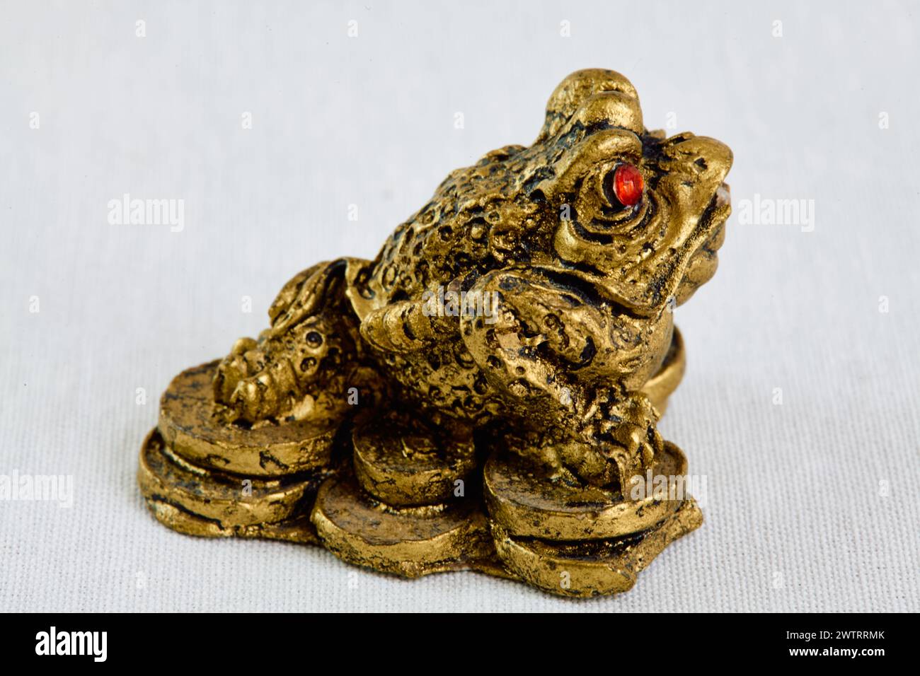 figurine grenouille en bronze, vue de côté Banque D'Images