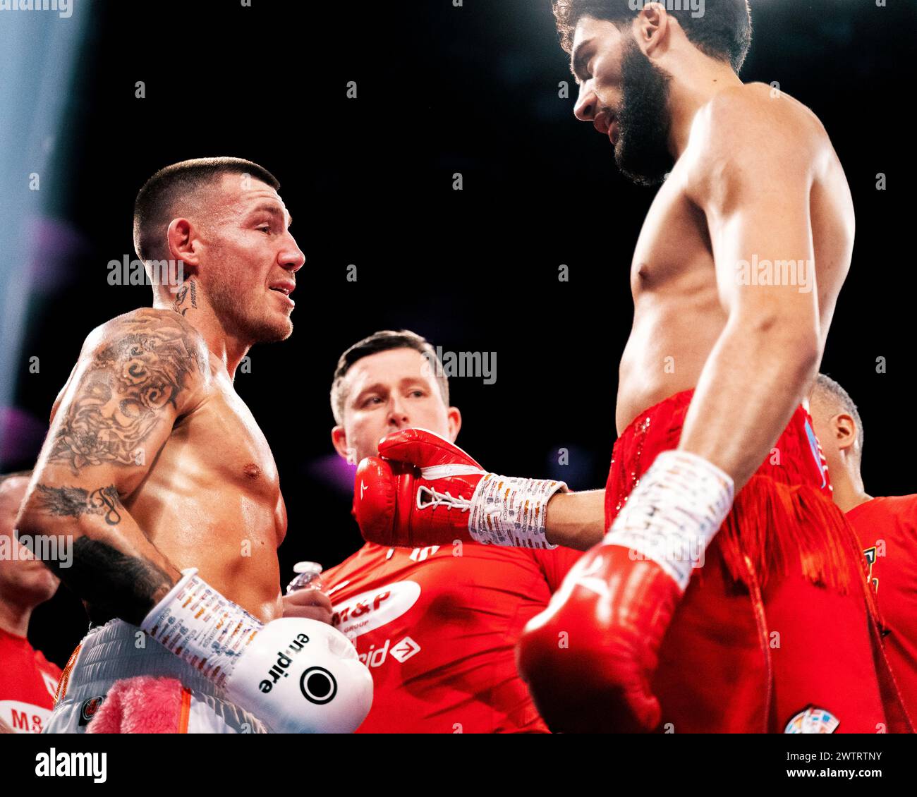 Hamzah Sheeraz v. Liam Williams - WBC Silver et Commonwealth Middleweight Championships pendant Queensberry promotions Show Sheeraz vs Williams à Copper Box Arena le samedi 10 février 2024 à LONDRES, ANGLETERRE. Banque D'Images