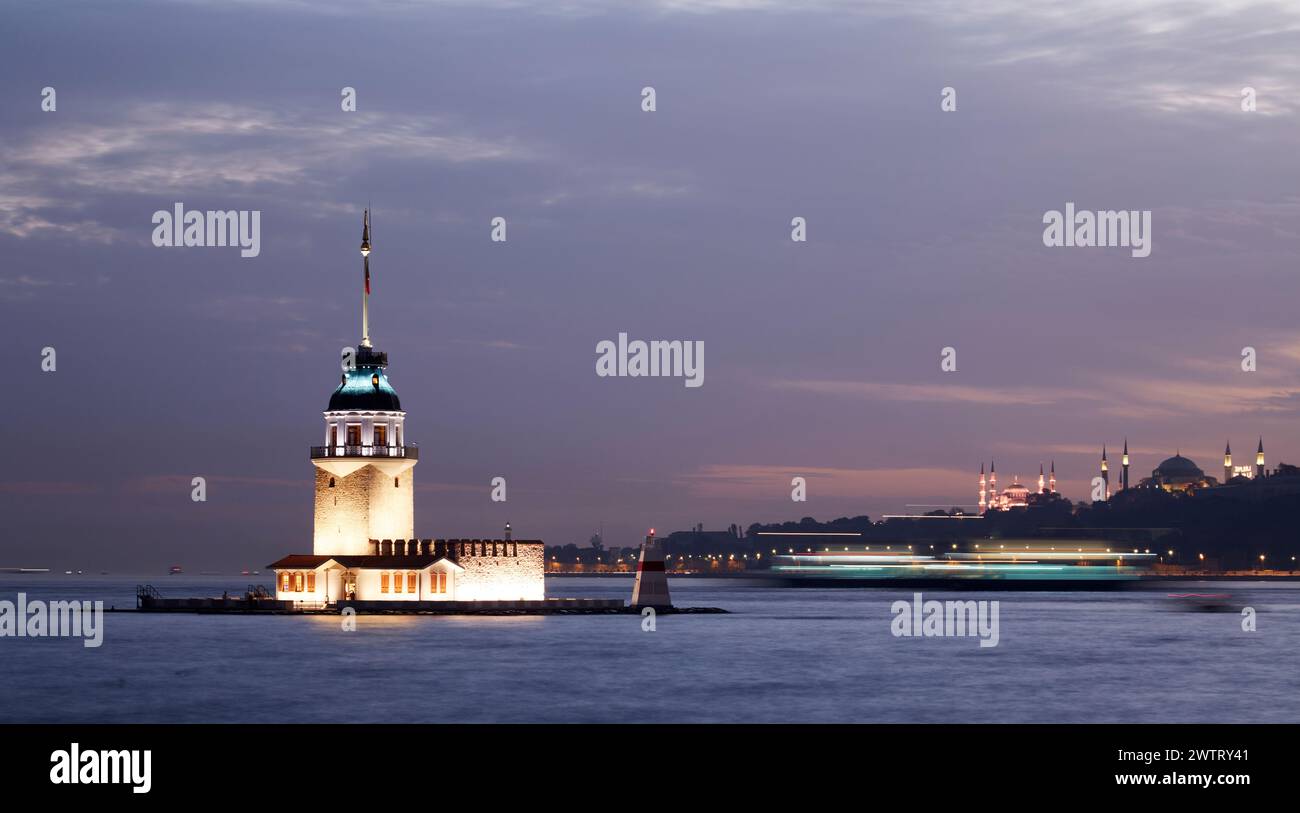 La Tour des Maidens (Kiz Kulesi), Uskudar, Istanbul, Turquie, Europe Banque D'Images