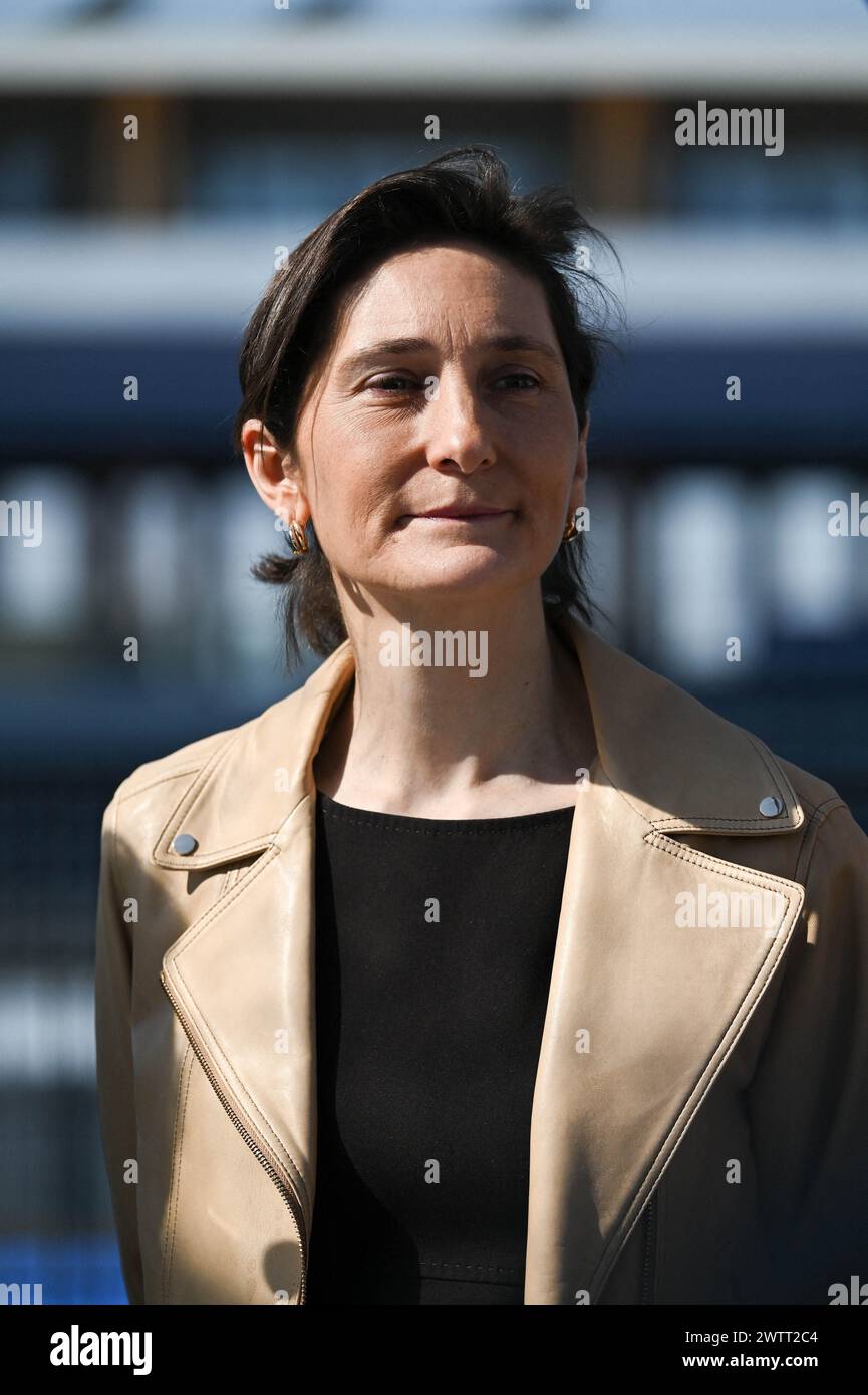 Amélie Oudea-Castera Ministre des Sports et des Jeux Olympiques et Paralympiques lors de l'inauguration de l'emblématique stade Yves-du-Manoir le 19 mars 2024. Situé à Colombes, le stade accueillera des compétitions de hockey sur gazon pendant les Jeux Olympiques de Paris 2024. Elle avait déjà accueilli les cérémonies d'ouverture et de clôture des Jeux olympiques d'été de 1924, à l'occasion de la VIIIe Olympiade. Photo de Tomas Stevens/ABACAPRESS.COM Banque D'Images