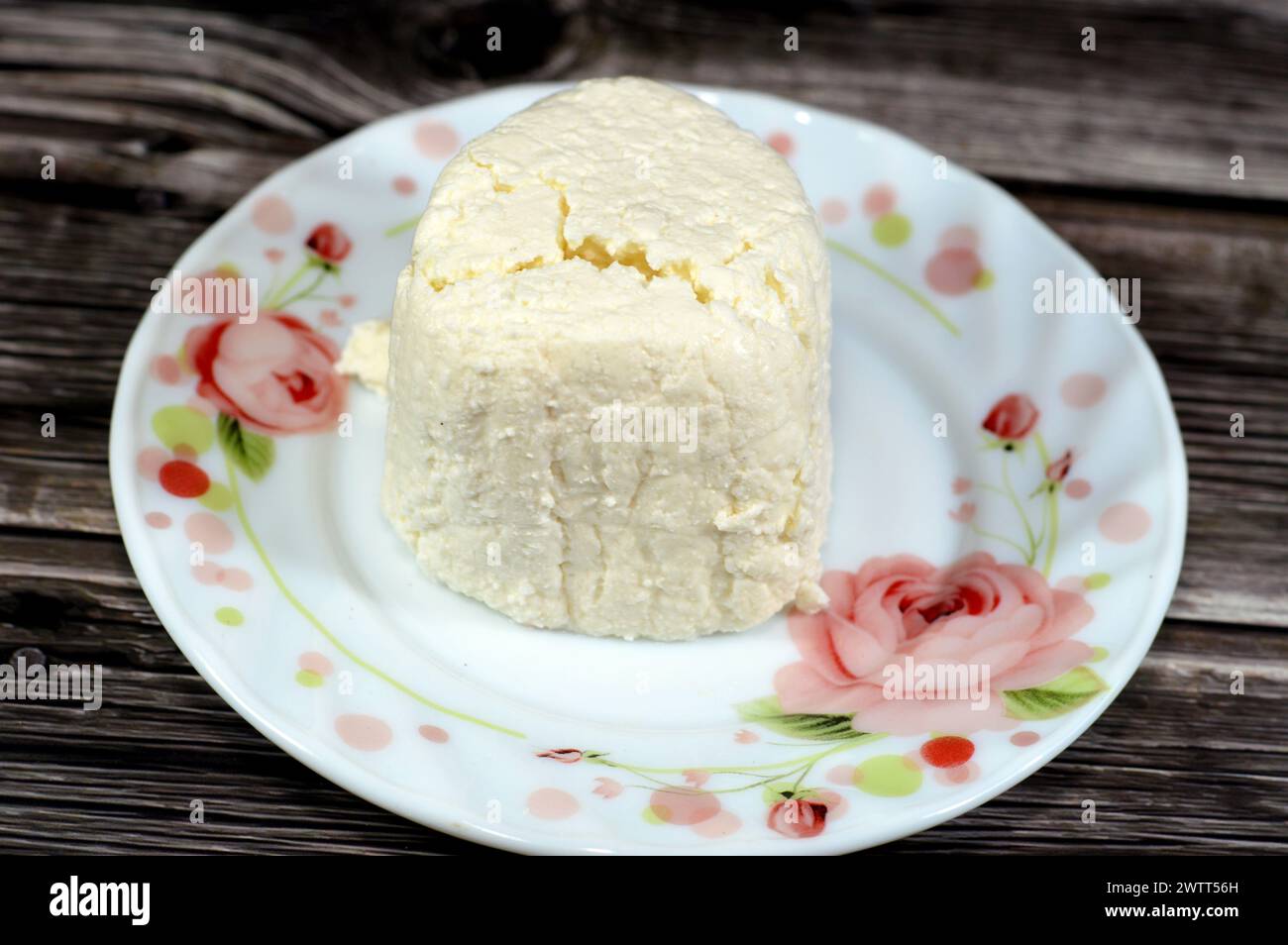 Arish Qarish fromage blanc égyptien, type de fromage blanc, mou, lactique fabriqué à partir de laban rayeb qui est un type de lait écrémé caillé et fermenté fait i Banque D'Images