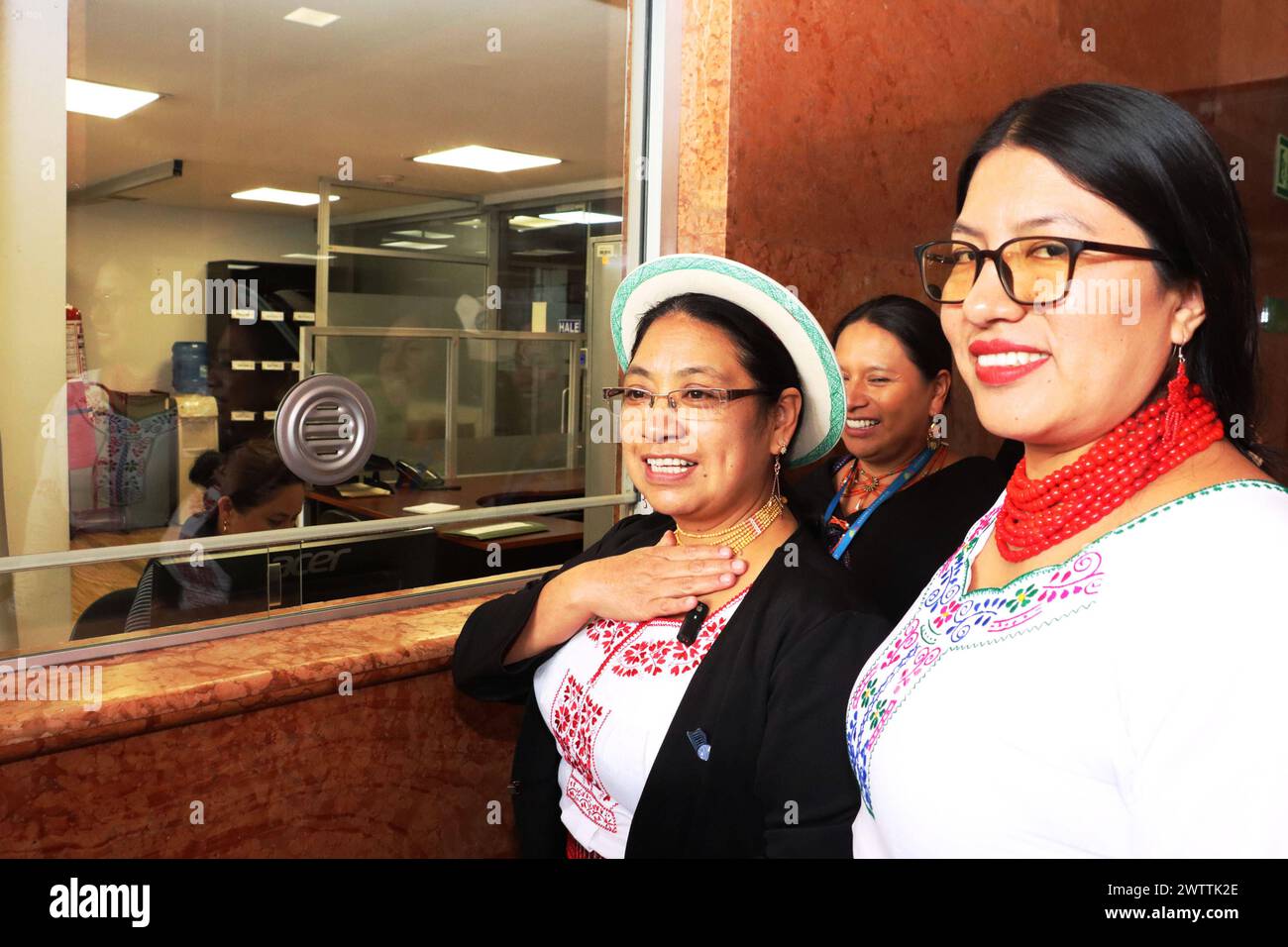 MARIANA-YUMBAY-REFORMAS-LEY-JUVENTUDES Quito, martes 19 de marzo del 2024 Asambleista Mariana Yumbay, presenta en la secretaria de la Asamblea, reformas a la Ley OrgaÌnica de Juventudes, en el Palacio Legislativo. Rolando Enriquez/API Quito Pichincha Ecuador POL-MARIANA-YUMBAY-REFORMAS-LEY-JUVENTUDES-16f96508d2fd7af194d1c8f26d59b536 *** MARIANA YUMBAY RÉFORMES DE LA LOI sur LA JEUNESSE Quito, mardi 19 mars 2024 Assemblym Mariana Yumbay, présente LES réformes de la LOI organique sur la jeunesse au Secrétariat de l'Assemblée, au Palais législatif Rolichando Pichinquez Banque D'Images