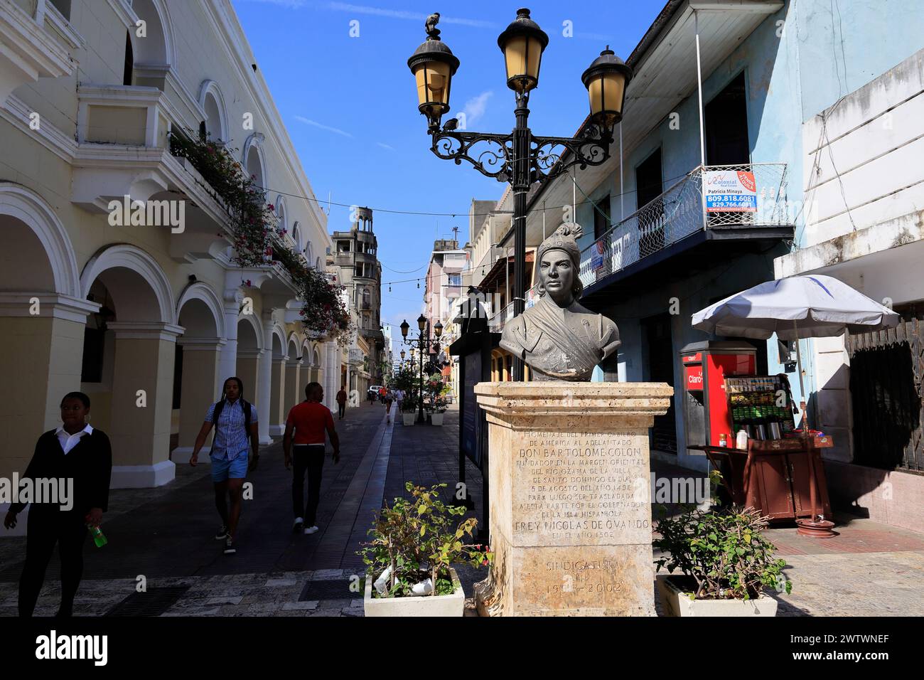 La statue de Don Bartolome Colon ou Bartholomée Colomb, le frère cadet de Christophe Colomb dans la Calle El Conde. Saint-Domingue, République dominicaine Banque D'Images