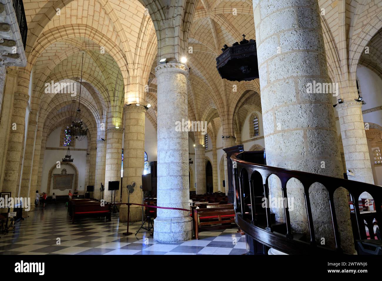 La vue intérieure de la cathédrale de Santa Maria la Menor la première cathédrale du Nouveau monde. Santo Domingo. République dominicaine Banque D'Images