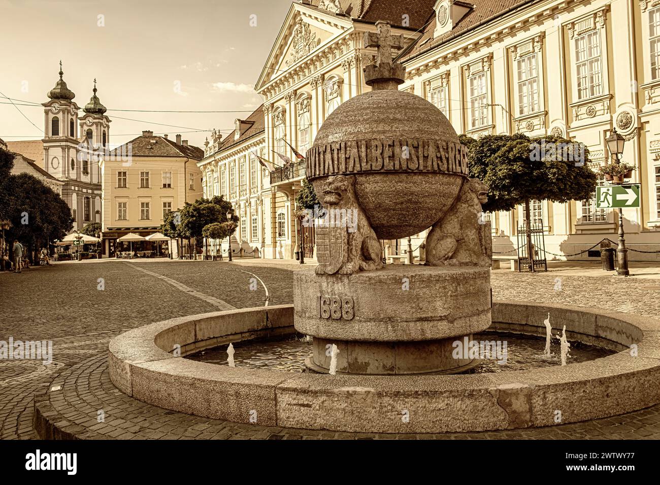 ORB et place de la mairie à Szekesfehervar, Hongrie. Banque D'Images