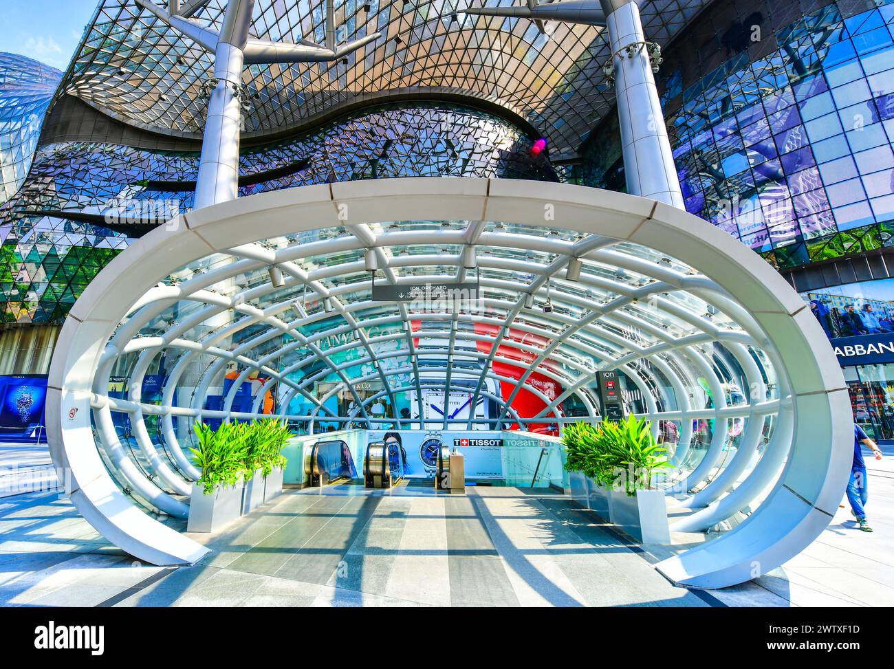 SINGAPOUR - 3 OCTOBRE 2018 : entrée principale Subway du centre commercial ION Orchard, ION est l'un des centres commerciaux célèbres de Singapour. Banque D'Images