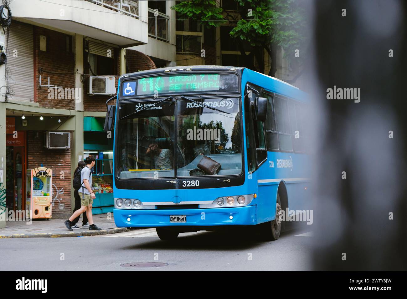 Rosario City bus fonctionne normalement après la récente vague de violence et de meurtres dus au narcoterrorisme. Guerre de la drogue à Rosario Banque D'Images