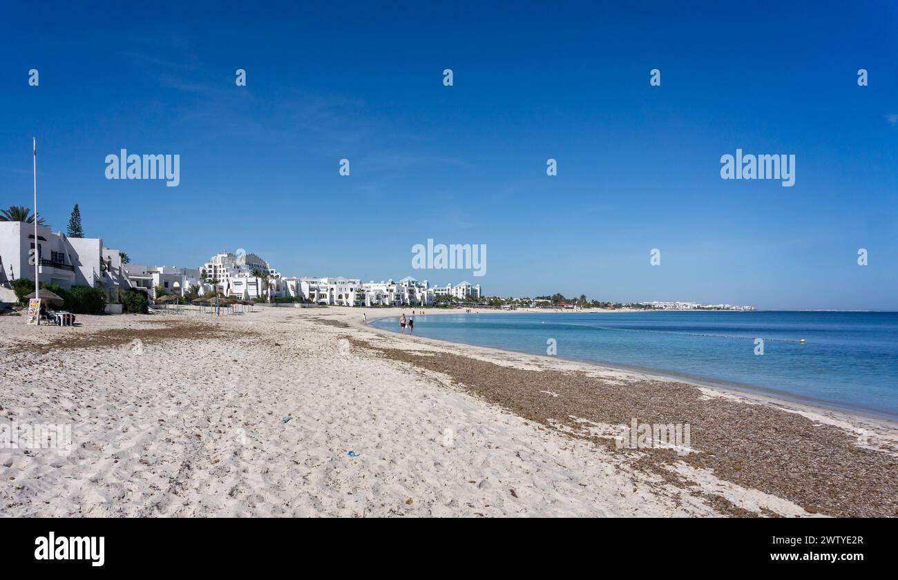 Vue panoramique de la plage de Port El Kantaoui, Tunisie le 18 mars 2024 Banque D'Images
