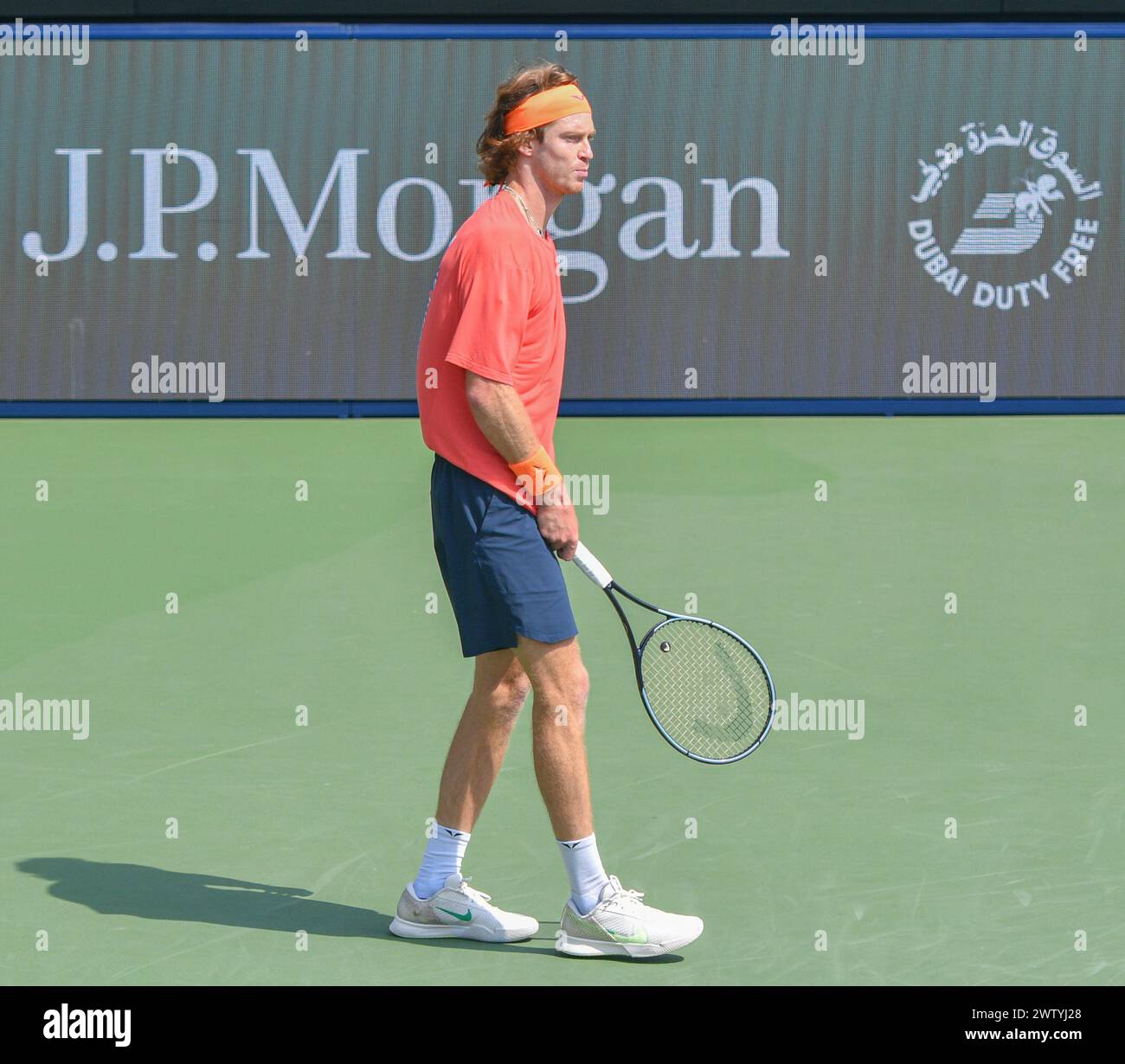 Dubaï, le 29 février 2024 - photo du russe Andrey Rublev s'entraînant avant le match plus tard dans la journée. Dubaï Duty Free Tennis Championships 2024, Banque D'Images