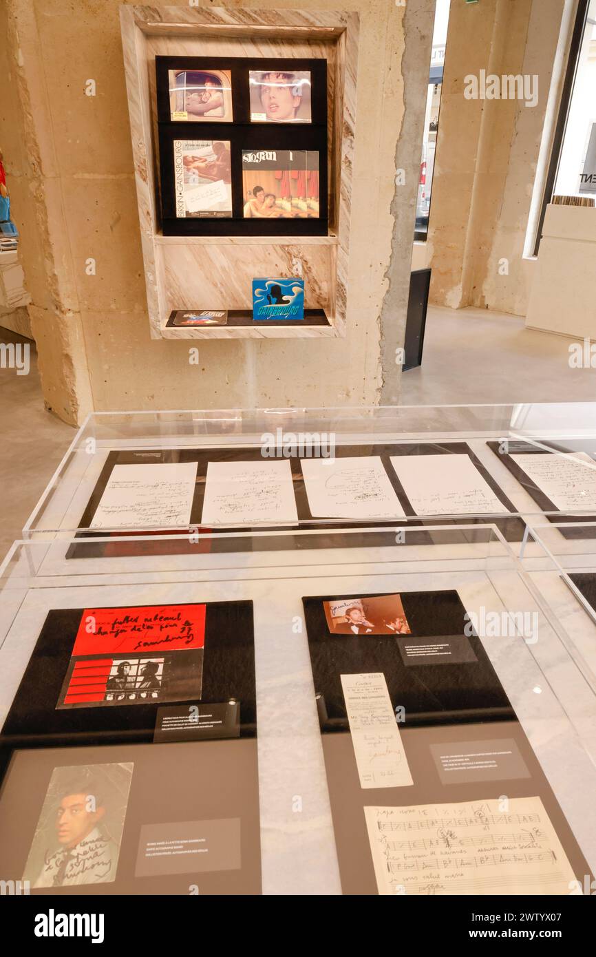 SAINT LAURENT A OUVERT UNE LIBRAIRIE À PARIS Banque D'Images