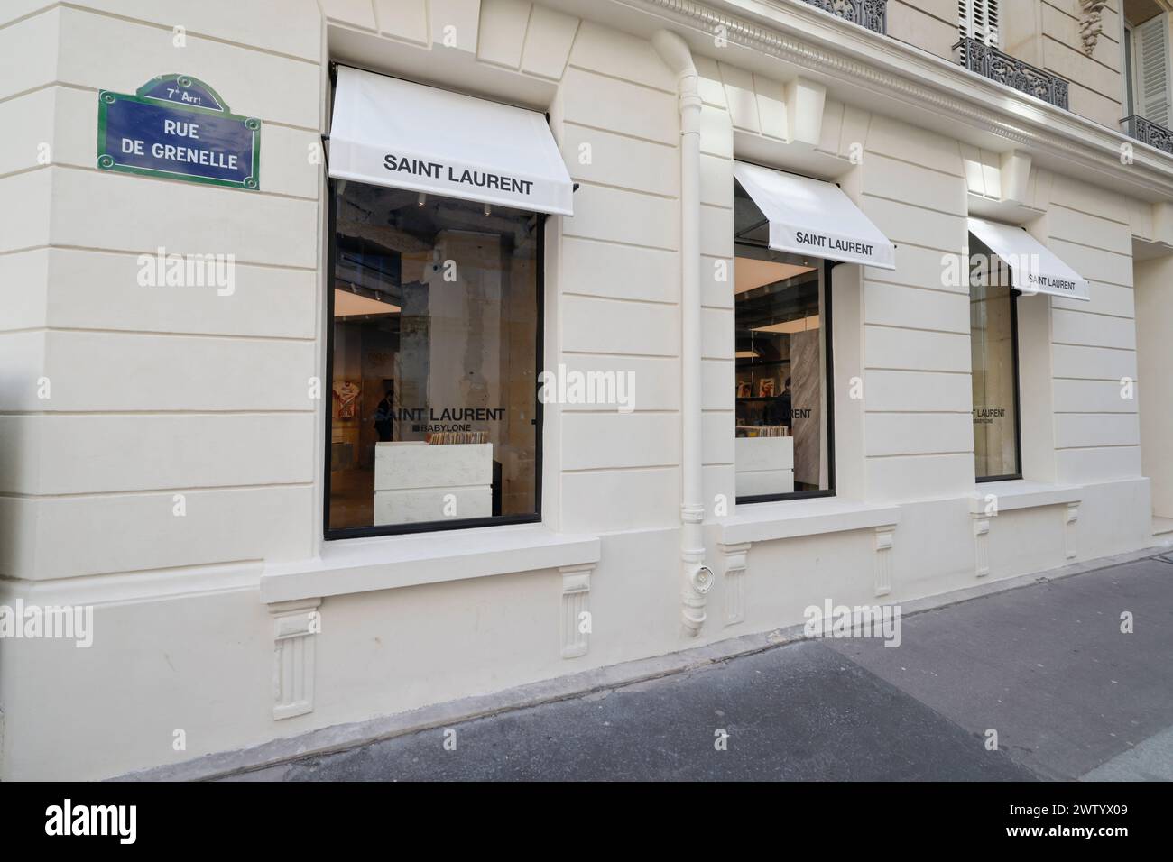 SAINT LAURENT A OUVERT UNE LIBRAIRIE À PARIS Banque D'Images