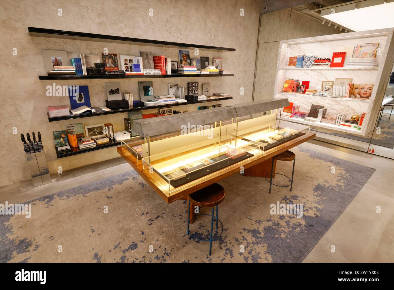 SAINT LAURENT A OUVERT UNE LIBRAIRIE À PARIS Banque D'Images