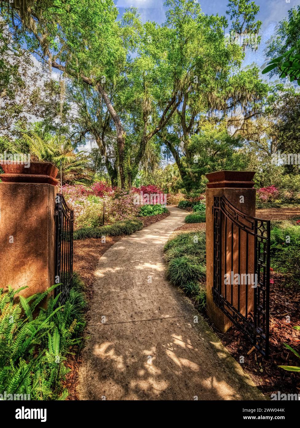 Gate in Bok Tower Gardens est un monument historique national sur le registre national des lieux historiques au sommet de Iron Mointain dans le lac de Galles Floride États-Unis Banque D'Images