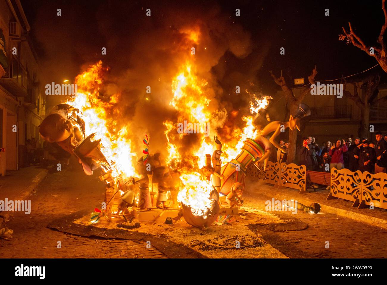 Valence, Espagne, 19 juin 2024, Valence brûle ses œuvres d'art dans la rue comme point culminant de ses festivités. @Salva Garrigues / Alamy Live News Banque D'Images