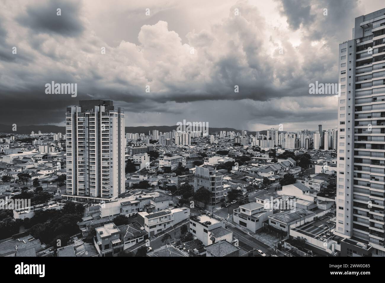 Vue Arial de la zone nord de la ville São Paulo, Brésil. En noir et blanc. Banque D'Images