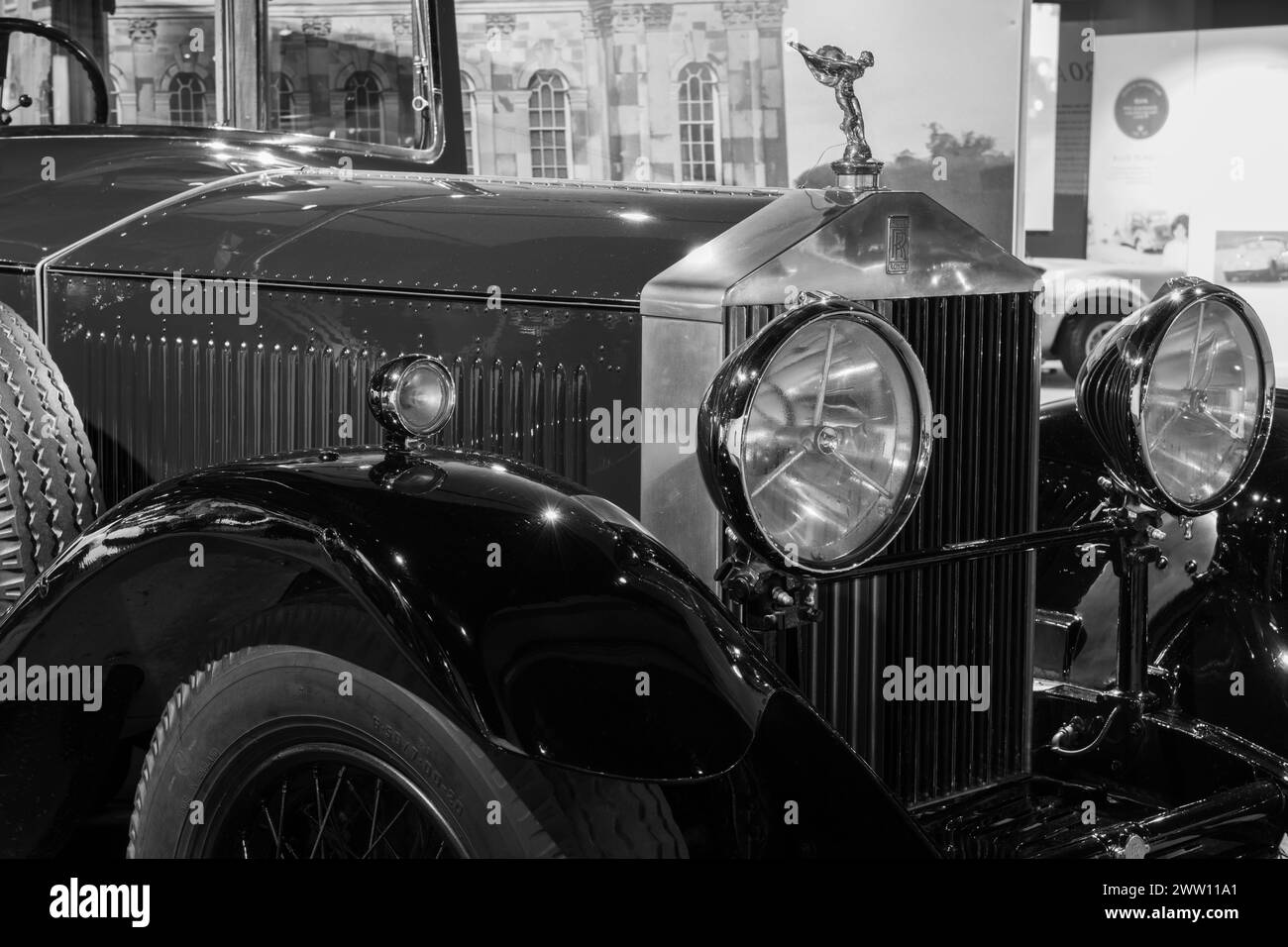 Sparkford.Somerset.United Kingdom.7 janvier 2024.Un Rolls Royce Phantom 2 Sedanca Deville de 1930 est exposé au Haynes Motor Museum Banque D'Images