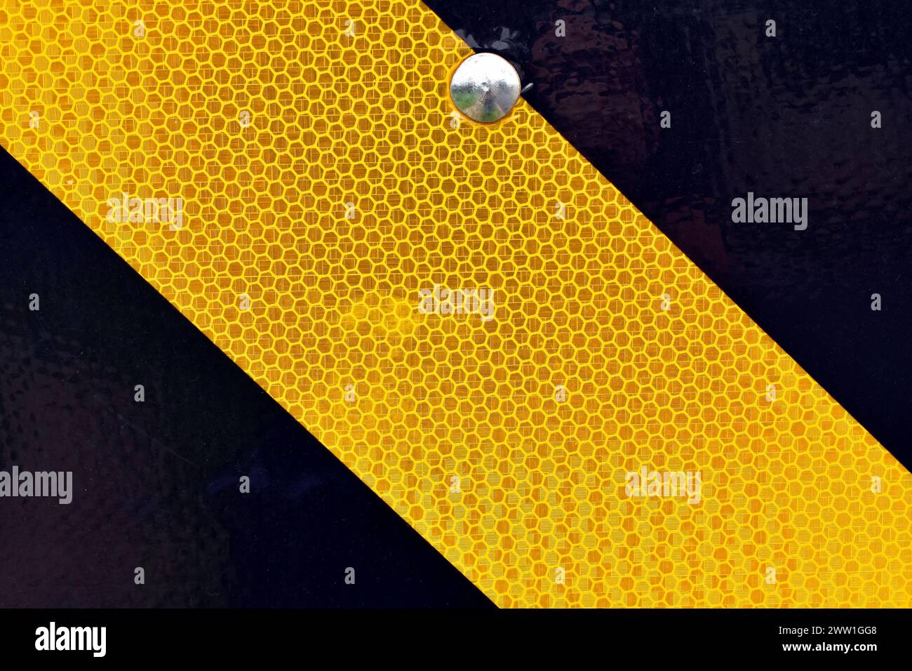 Panneau d'avertissement, panneau d'avertissement avec bandes jaunes et noires (détail) Banque D'Images