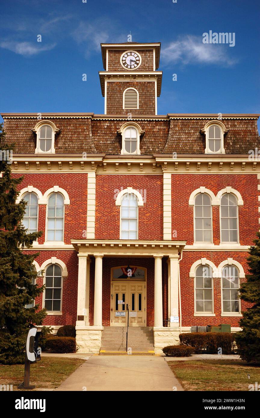 Le palais de justice du comté d'Effingham se trouve au centre d'une petite ville du sud de l'Illinois Banque D'Images