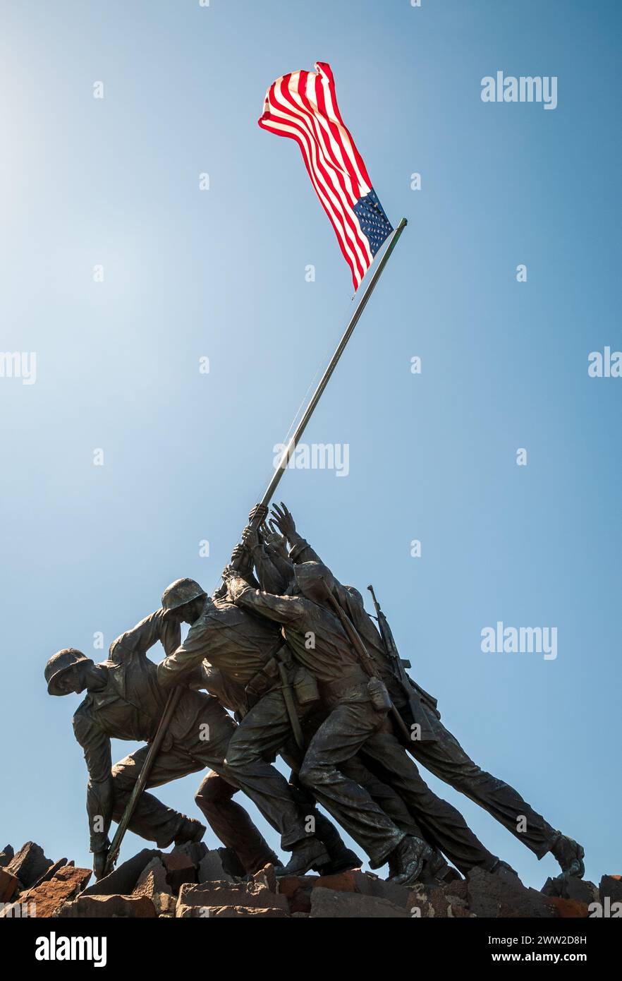 Le mémorial de guerre du corps des Marines des États-Unis situé dans le comté d'Arlington, en Virginie, est une statue réaliste du deuxième lever du drapeau sur Iwo Jima, aux États-Unis Banque D'Images
