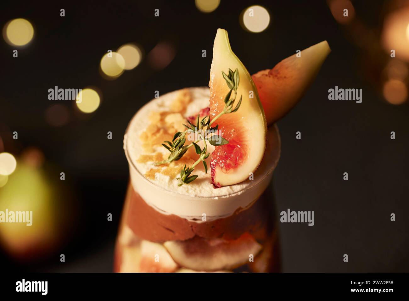Un dessert avec figues et chocolat Banque D'Images