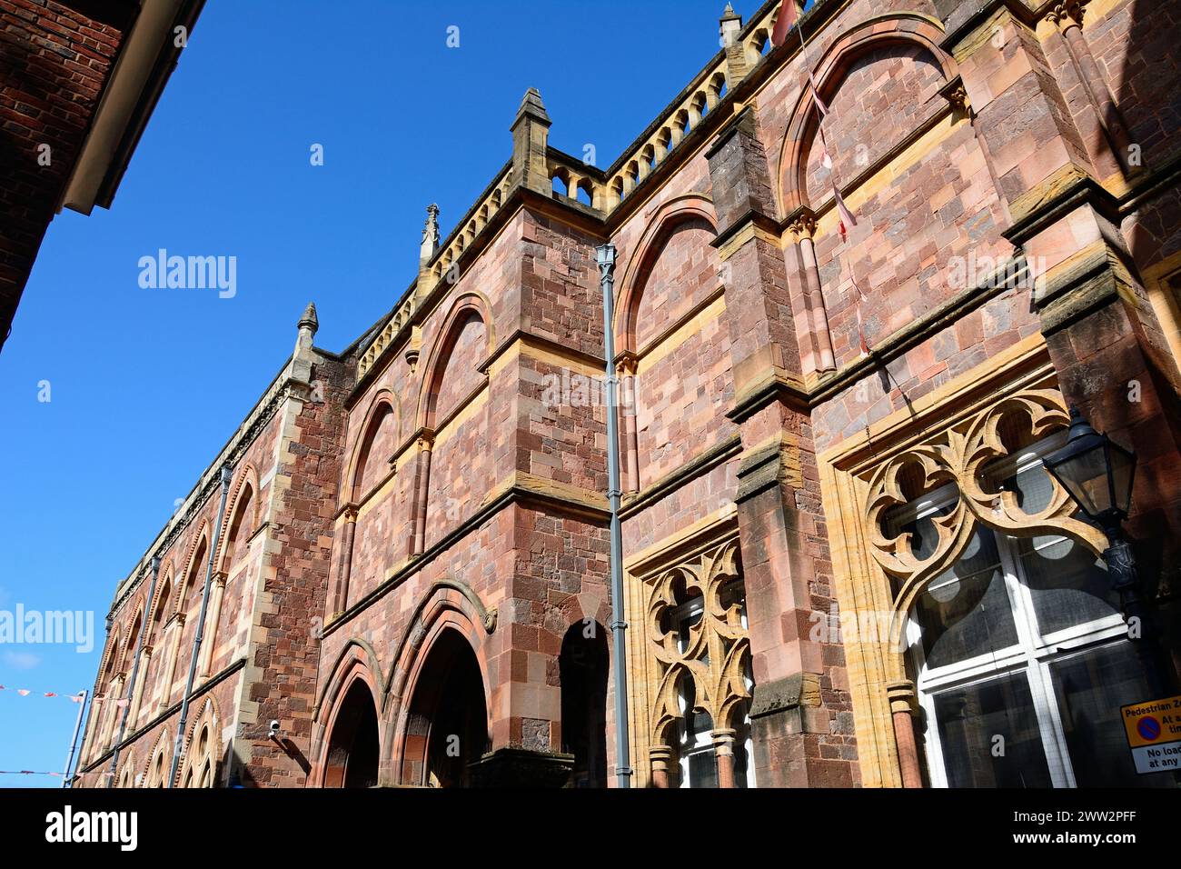 Partie du Royal Albert Memorial Museum and Art Gallery le long de Queen Street dans le centre-ville, Exeter, Devon, Royaume-Uni, Europe. Banque D'Images