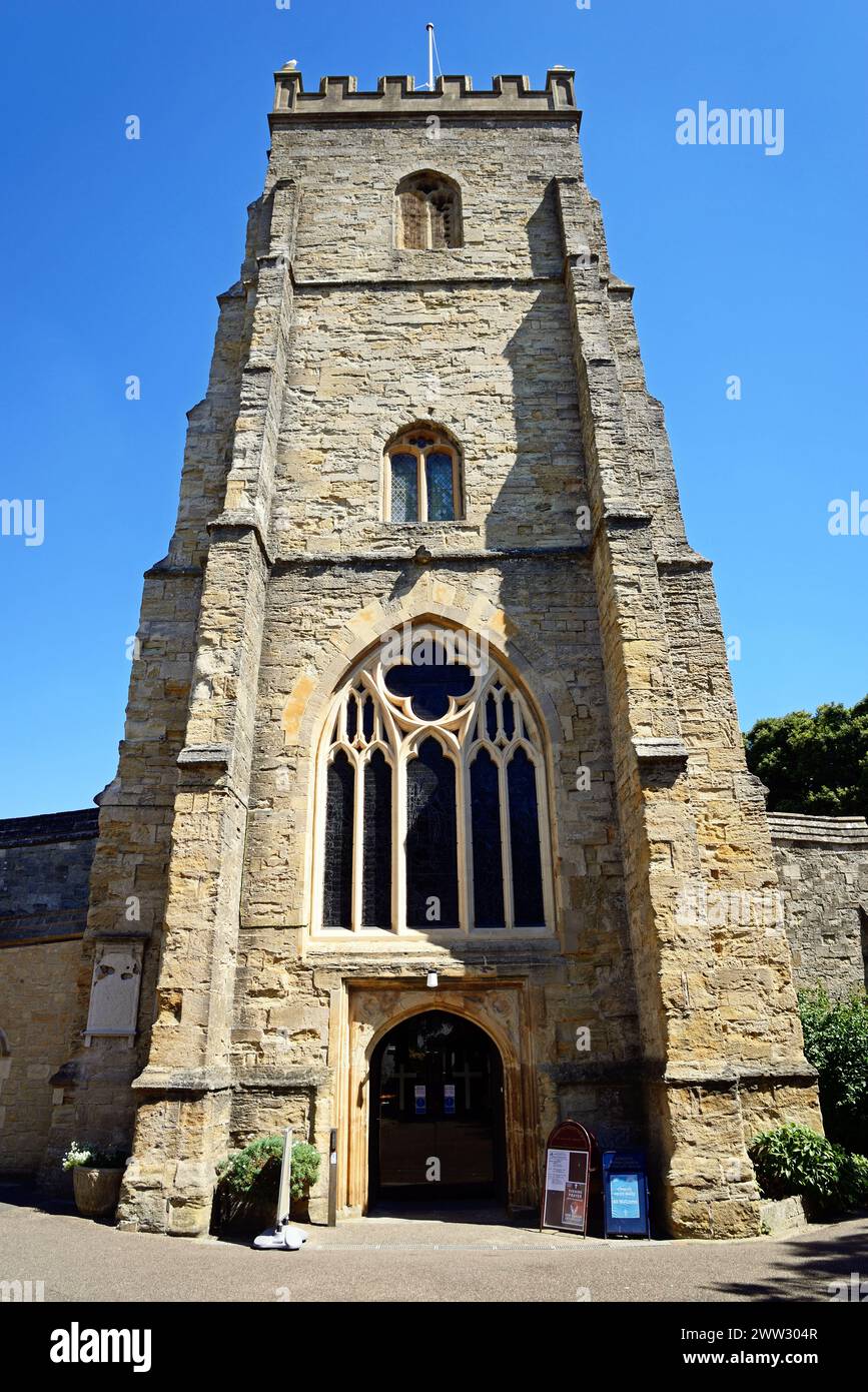 Vue de l'entrée de l'église paroissiale de Sidmouth, Sidmouth, Devon, Royaume-Uni, Europe. Banque D'Images