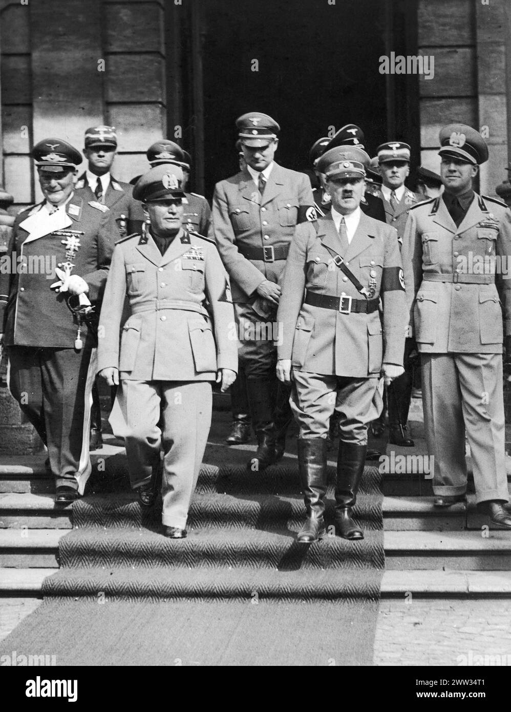 Hermann Goring, le premier ministre italien Benito Mussolini, Rudolf Hess (en arrière-plan), le chancelier allemand Adolf Hitler, le ministre italien des Affaires étrangères Galeazzo Ciano, 1938 Banque D'Images