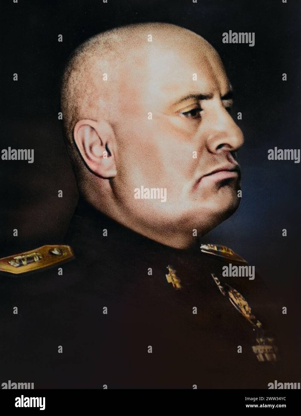 Portrait de Benito Mussolini comme dictateur de l'Italie (entre 1922 et 1943), publié en 1943 pour consouvenir de son 60ème anniversaire - colorisé Banque D'Images