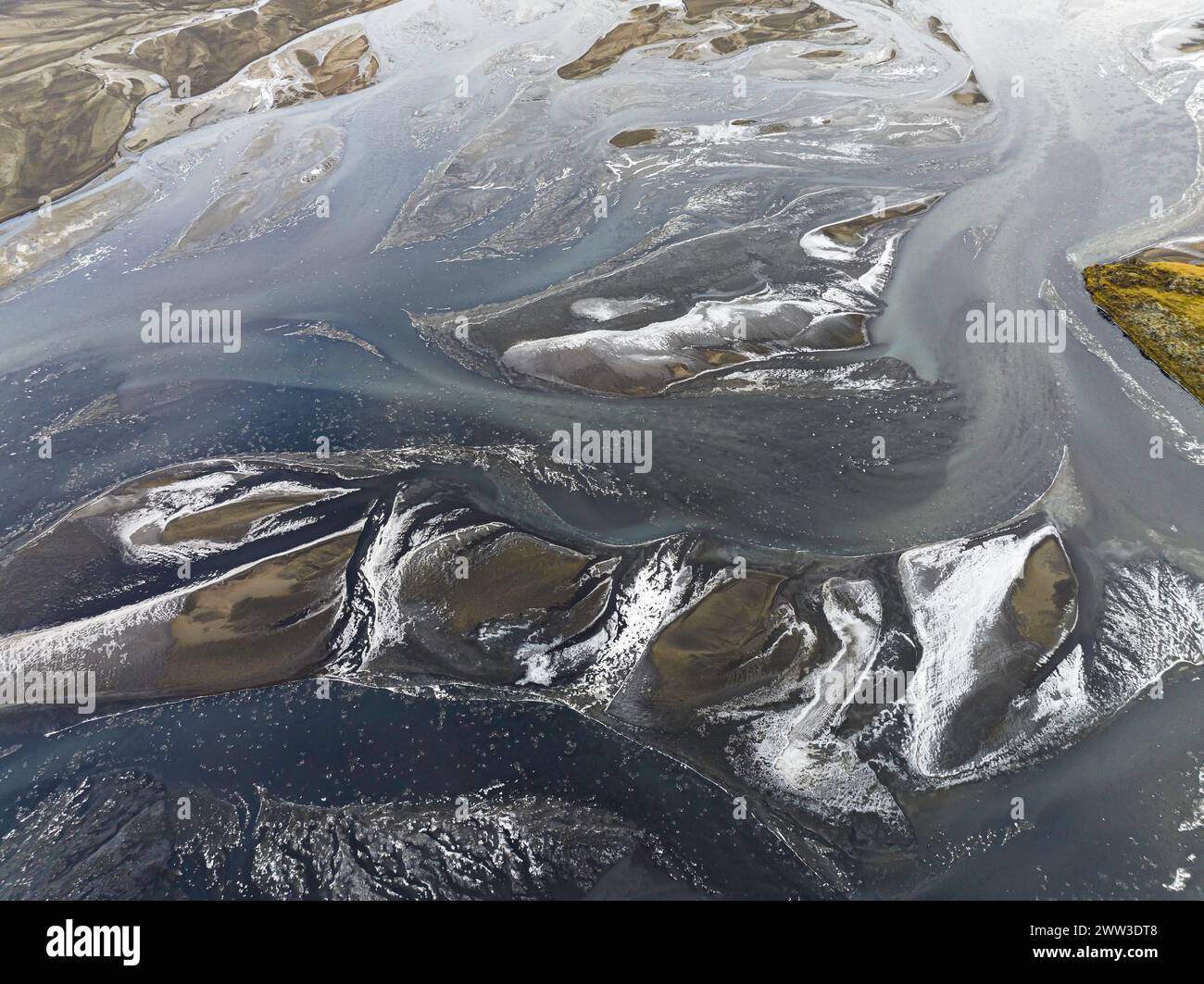 Paysage fluvial envahi par la végétation, Eldhraun, près de Kirkjubaejarklaustur, image de drone, Sudurland, Islande Banque D'Images