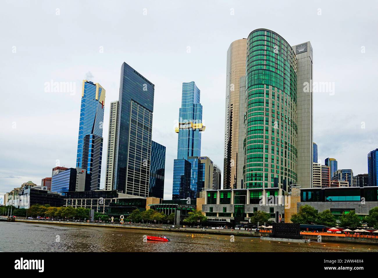 Melbourne Australie Skyline avec Yarra River Victoria Port Phillip Bay Océan Indien Banque D'Images