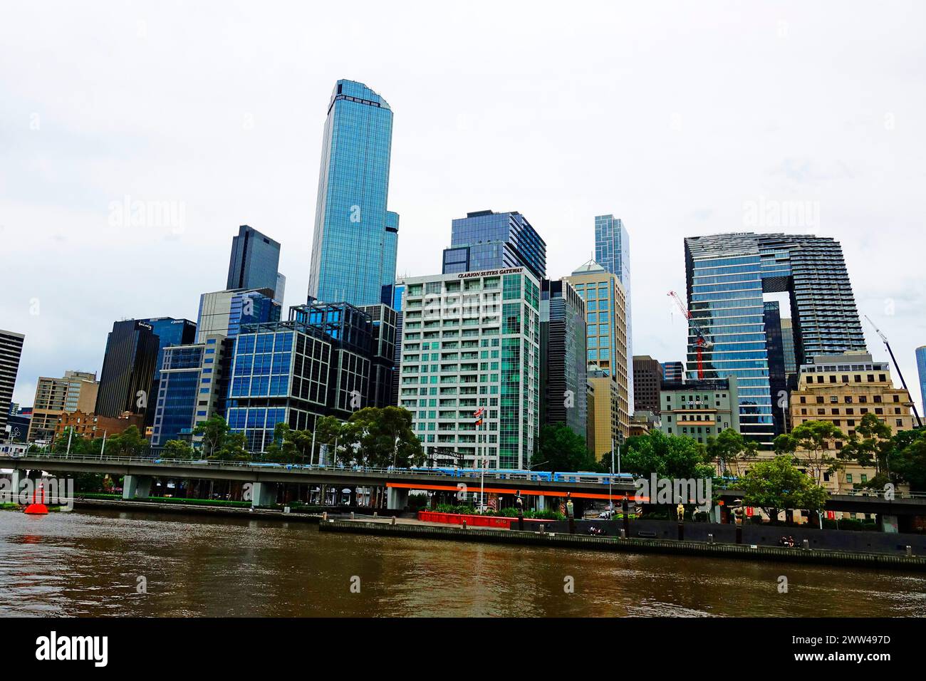 Melbourne Australie Skyline avec Yarra River Victoria Port Phillip Bay Océan Indien Banque D'Images