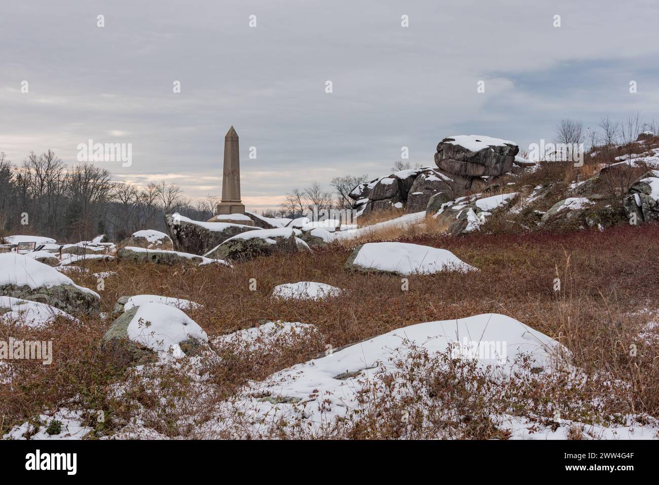 Un coucher de soleil d'hiver enneigé à Devils Den, Gettysburg Pennsylvanie États-Unis Banque D'Images