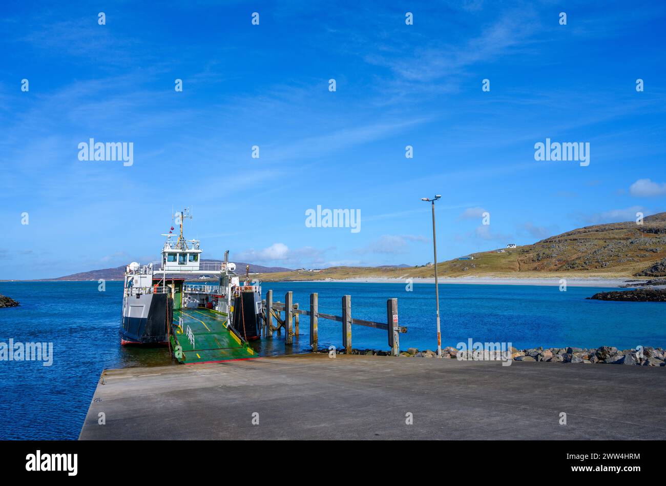 Ferry Caledonian MacBrayne à Barra au terminal Erskay Ferry, île d'Erskay, Hébrides extérieures, Écosse, Royaume-Uni Banque D'Images