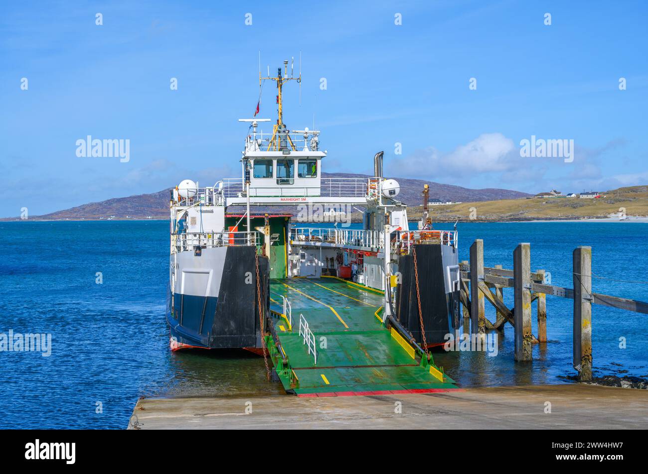 Ferry Caledonian MacBrayne à Barra au terminal Erskay Ferry, île d'Erskay, Hébrides extérieures, Écosse, Royaume-Uni Banque D'Images
