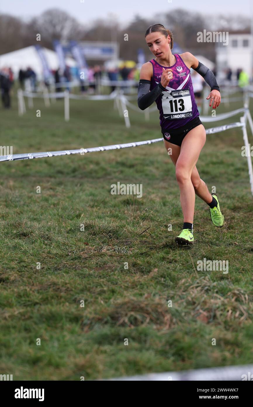 Bethan Morley de Leeds City AC dans un gilet étudiant de Loughborough dans le British Athletics Cross Challenge au Parliament Hill Fields Banque D'Images