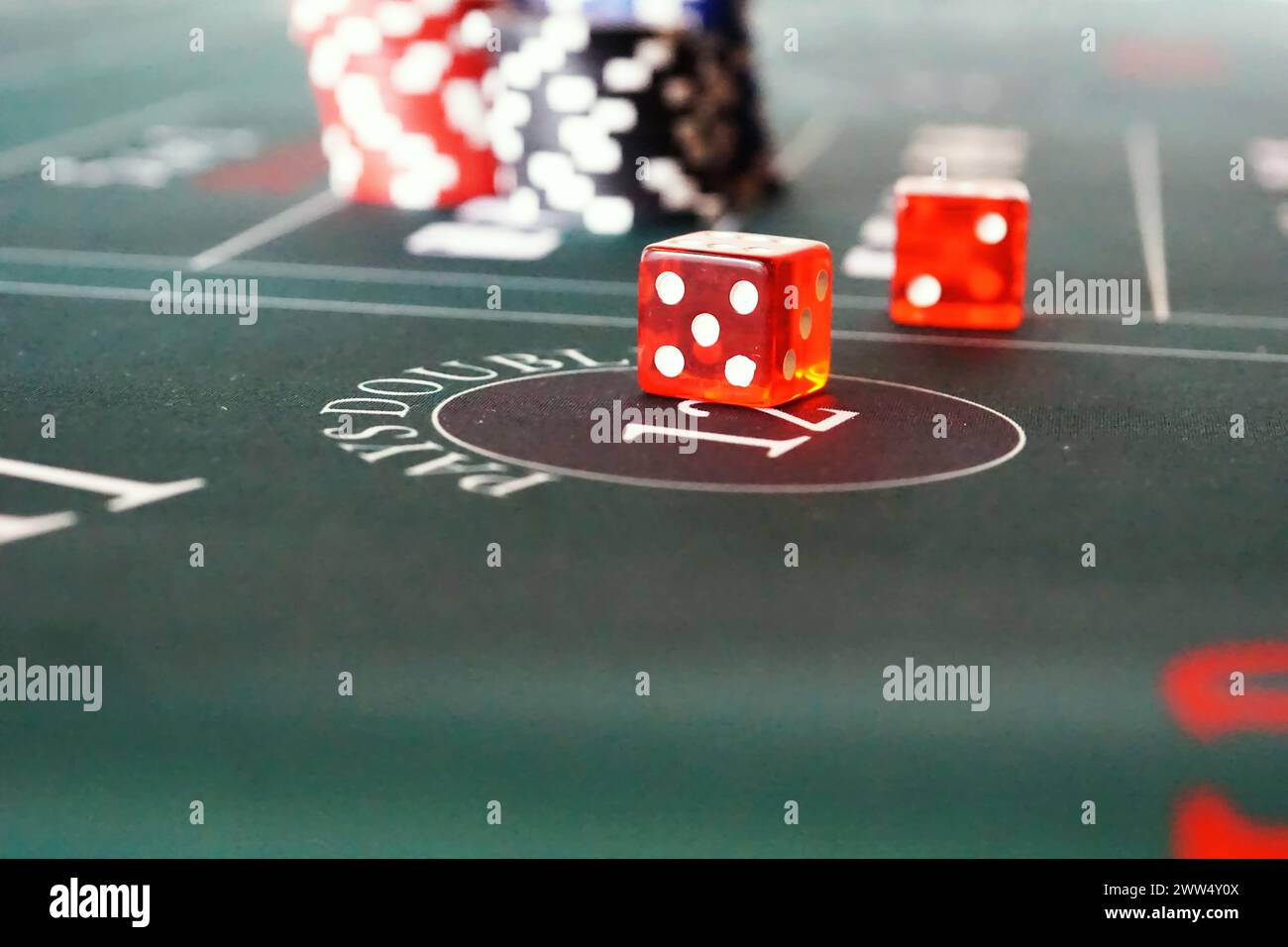 Dés dans un jeu de crups Banque D'Images