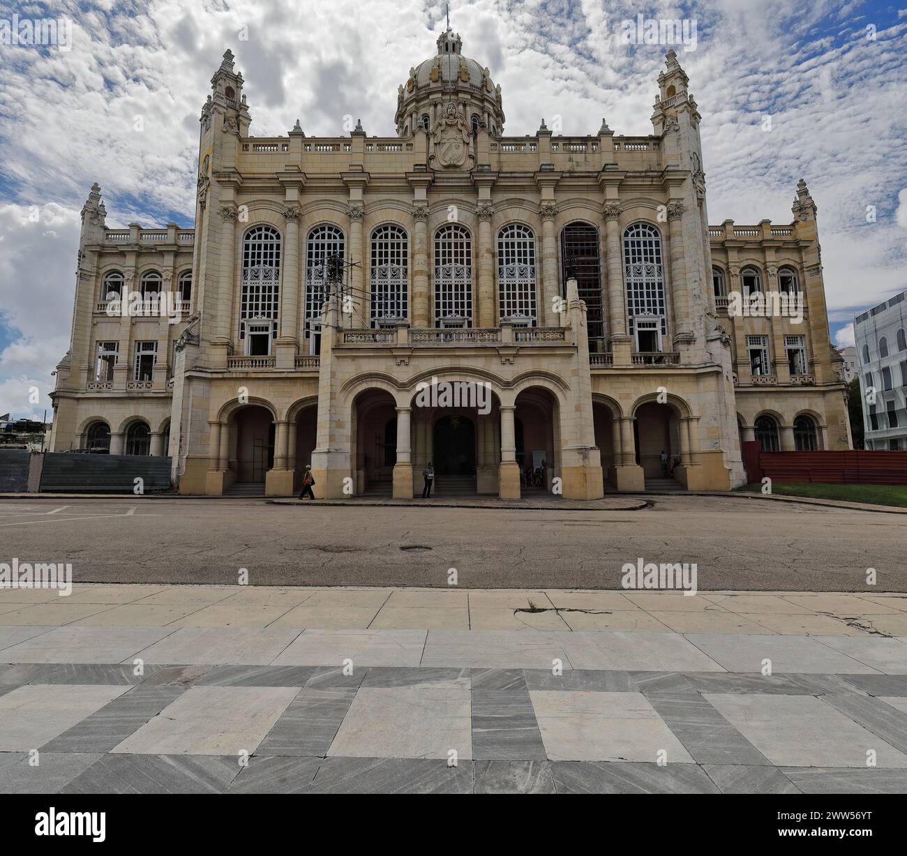 100+ façade nord du Musée de la Révolution-ancien Palais présidentiel construit en 1913-20 par les architectes Rodolfo Maruri et Paul Belau. La Havane-Cuba Banque D'Images
