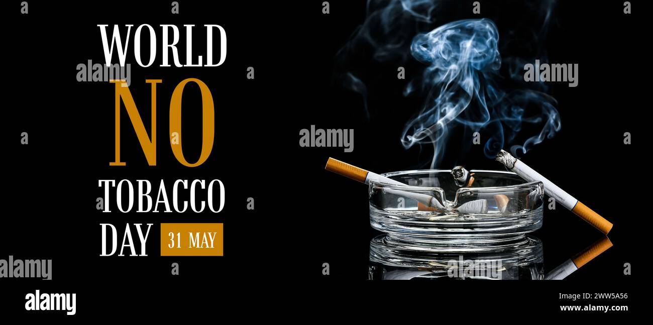 Cendrier avec des cigarettes sur fond sombre. Bannière pour la Journée mondiale sans tabac Banque D'Images