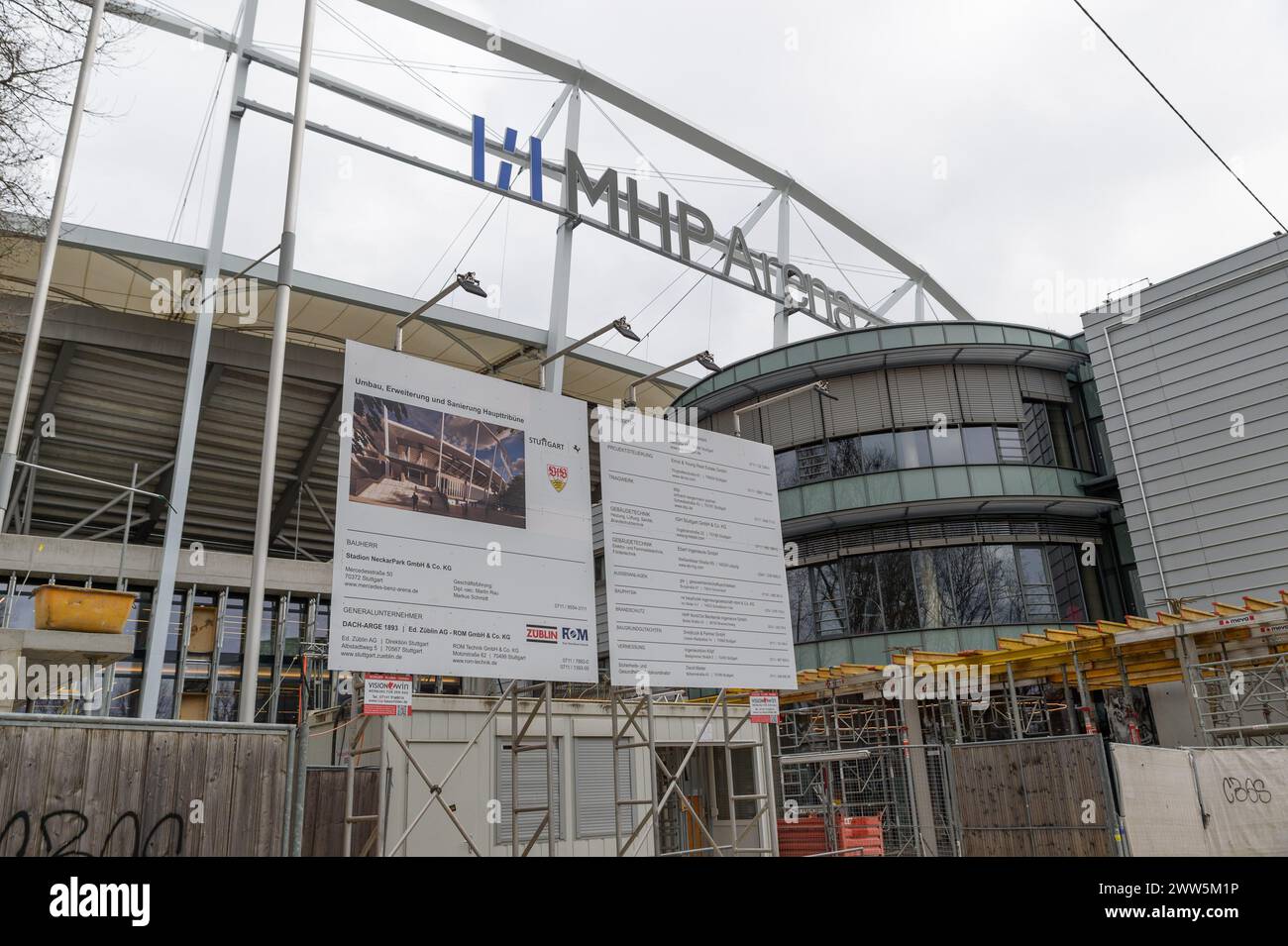 Munich, Allemagne. 10 mars 2024. Munich, Allemagne, 20 mars 2024 : panneau d'information sur la construction du stand principal. MHP Arena, Stuttgart. (Sven Beyrich/SPP) crédit : photo de presse sportive SPP. /Alamy Live News Banque D'Images