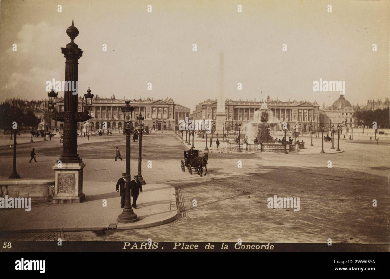Photo vintage en noir et blanc de la place de la Concorde à Paris, France CA. 1885, impression albumen Banque D'Images