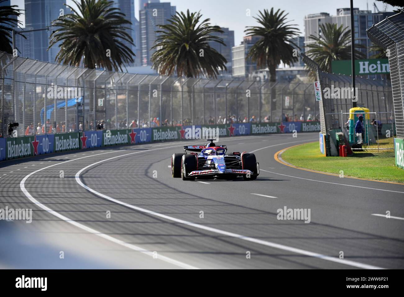 MELBOURNE, AUSTRALIE. 22 mars 2024. Daniel Ricciardo (AUS) Visa Cash App RB F1 Team au volant de la (3) RB-Honda RBPT VCARB 01 lors de la séance d'essais libres 2 du Rolex Australian Grand Prix 2024 de la FIA Formula 1 du 22 au 24 mars à l'Albert Park Street circuit, Melbourne, Australie. Crédit : Karl Phillipson/Alamy Live News Banque D'Images